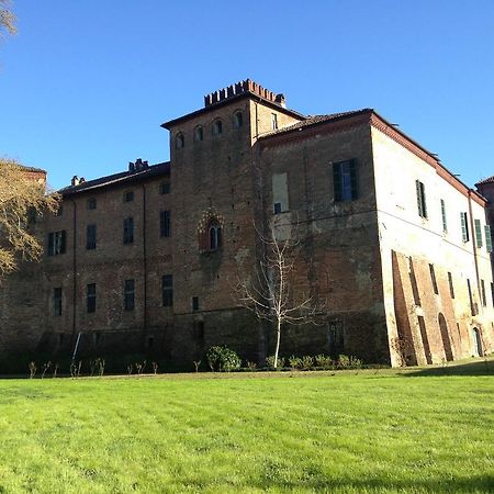 Castello Sannazzaro B&B Giarole Bagian luar foto